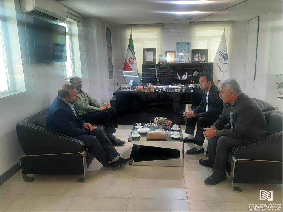 بازدید مشاور مدیرعامل و مدیر برنامه ریزی شرکت از فرودگاه و گمرک لارستان