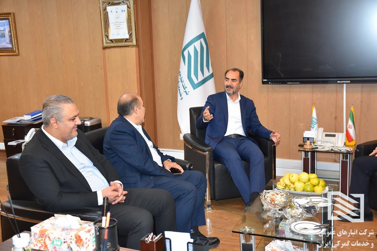 دیدار مدیرعامل شرکت انبارهای عمومی و خدمات گمرکی ایران با نماینده مردم بهارستان و رباط‌کریم در مجلس شورای اسلامی 3