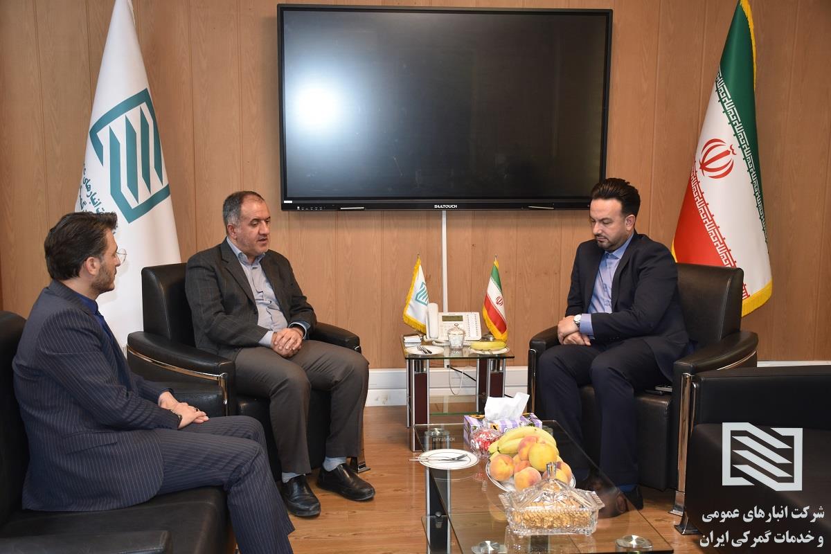نشست دکتر سیامک حسنی، عضو هیات مدیره و سرپرست شرکت انبارهای عمومی ایران با مدیر روابط عمومی شرکت سرمایه‌گذاری آتیه صبا 3