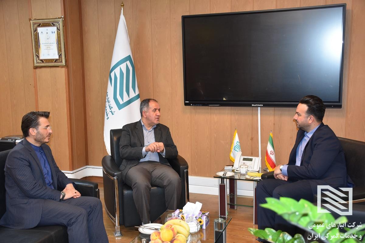 نشست دکتر سیامک حسنی، عضو هیات مدیره و سرپرست شرکت انبارهای عمومی ایران با مدیر روابط عمومی شرکت سرمایه‌گذاری آتیه صبا 2