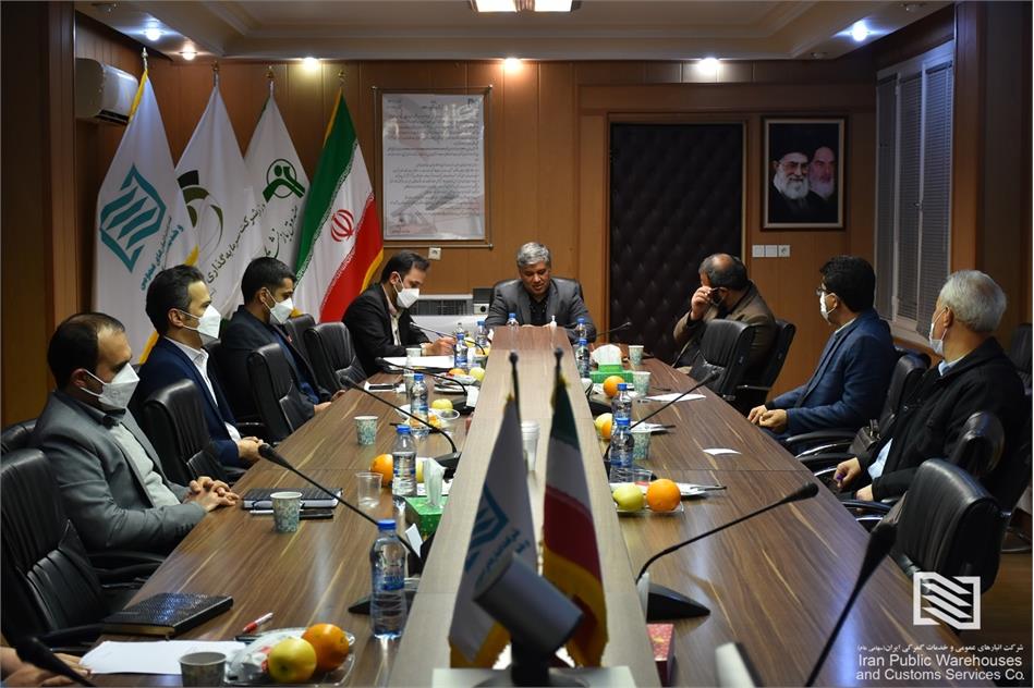 کیامنفرد در نشست با اعضای هیات مدیره گروه حمل و نقل بر ادامه روند شفاف سازی، قانون گرایی و مسئولیت پذیری تاکید کرد