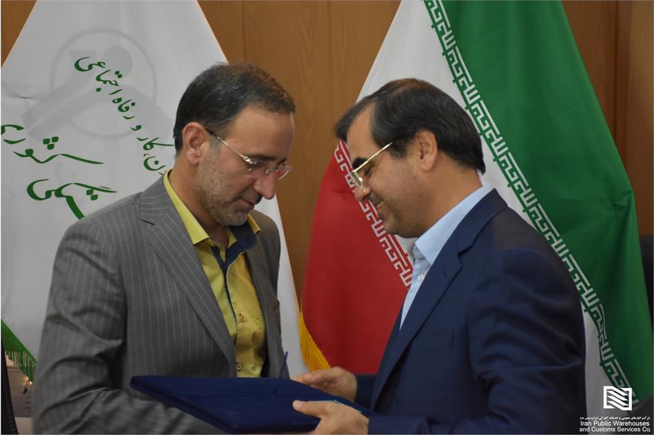 در آیین تکریم و معارفه مدیرعامل شرکت انبارهای عمومی و خدمات گمرکی ایران مطرح شد؛ مهندس آذروش: اولویت کاری من، توجه به نیروی