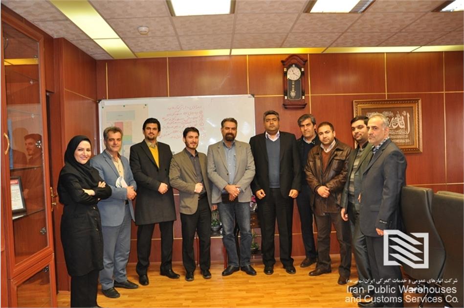 برگزاری آیین تکریم رییس حوزه مدیرعامل و ارتباطات شرکت انبارهای عمومی و خدمات گمرکی امام خمینی(ره)