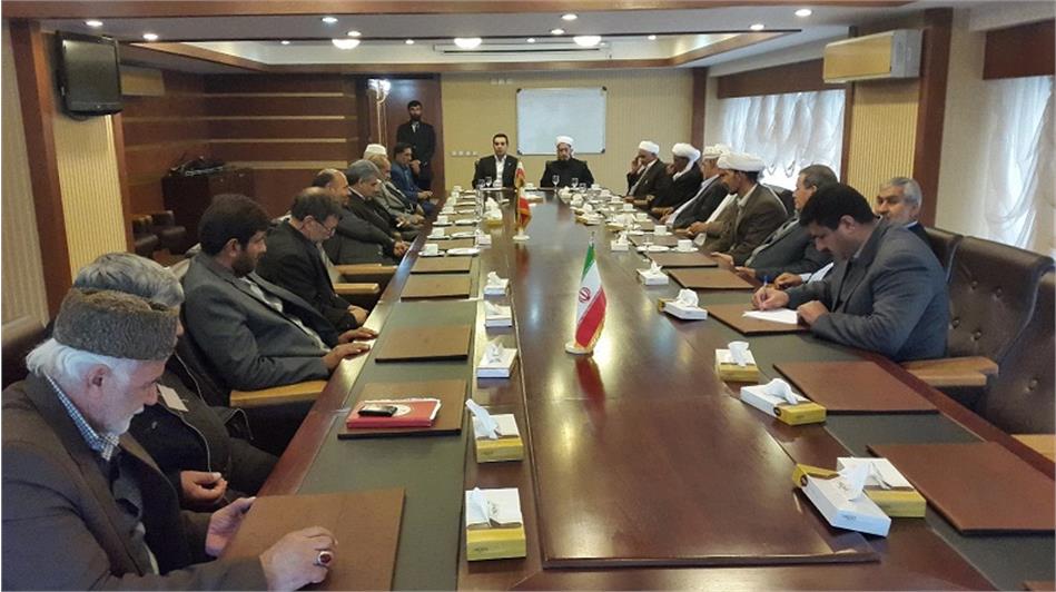 مذاکره مدیر مجتمع خراسان با معتمدان، مسئولان و تجار و امام جمعه شهرستان سرخس برای گسترش همکاری‌ها