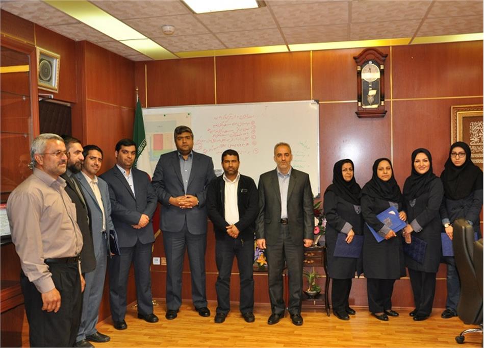 آیین تکریم بانوان همکار شرکت انبارهای عمومی امام خمینی(ره) برگزار شد