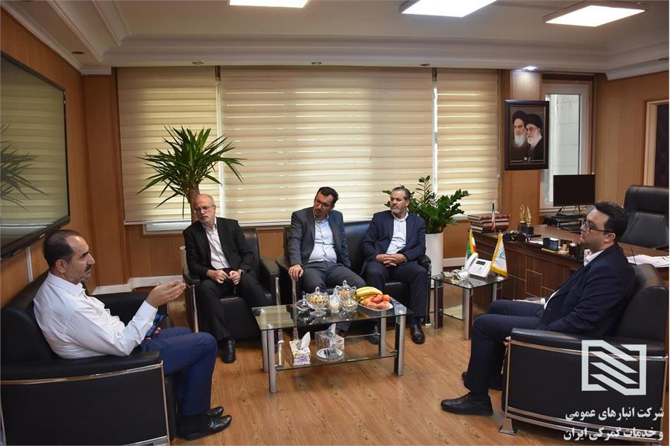 نشست مشترک مدیرعامل شرکت انبارهای عمومی و خدمات گمرکی ایران با نماینده مردم شهرستان فسا در مجلس شورای اسلامی