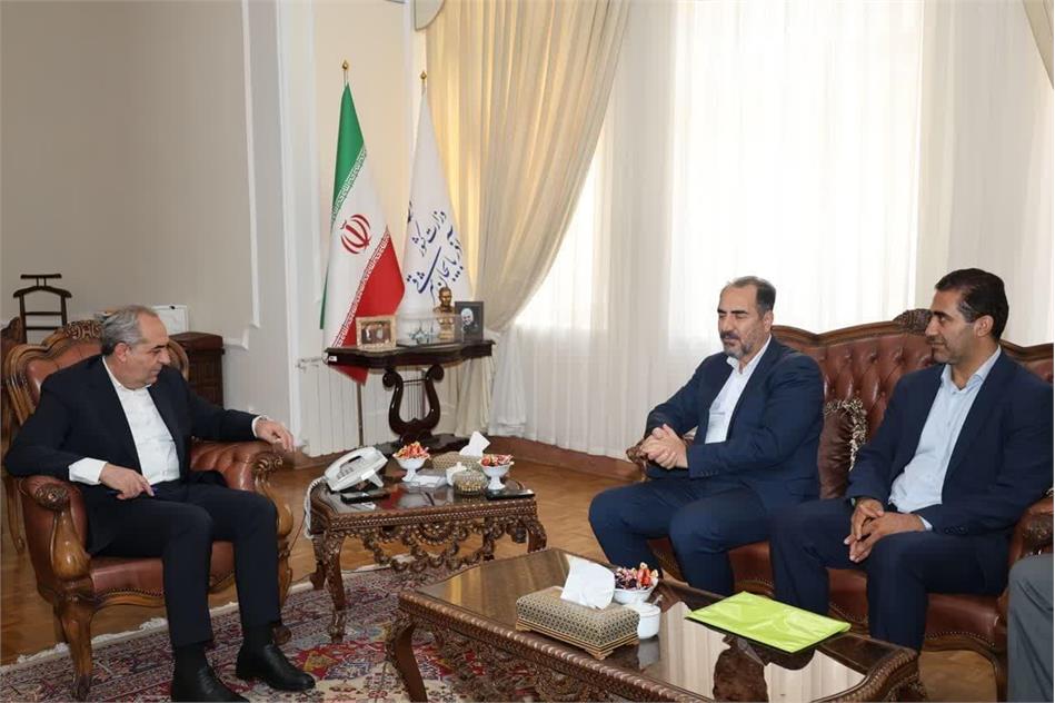 دیدار مدیرعامل شرکت انبارهای عمومی و خدمات گمرکی ایران با استاندار آذربایجان شرقی
