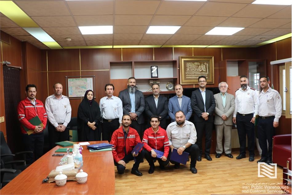 برگزاری مراسم تجلیل از آتش نشانان و پرسنل واحد HSE شرکت انبارهای عمومی و خدمات گمرکی امام خمینی(ره)