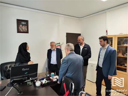 بازدید رئیس هیئت مدیره شرکت انبارهای عمومی و خدمات گمرکی ایران به همراه سرپرست معاونت توسعه مدیریت و سرمایه های انسانی ستاد مرکزی از شرکت انبارهای عمومی و خدمات گمرکی غرب 5