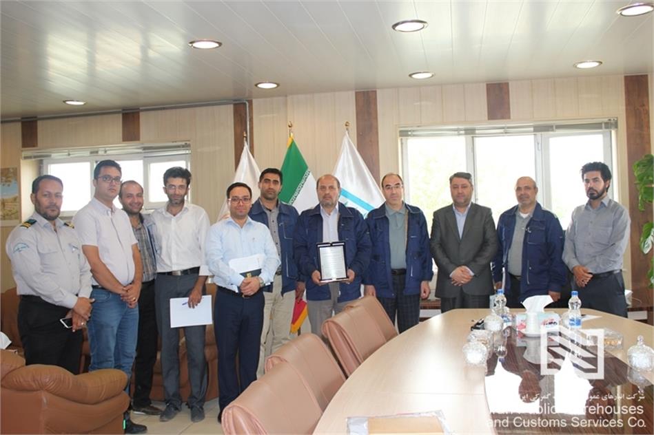 تجلیل از مقام آزادگان در شرکت انبارهای عمومی و خدمات گمرکی سهلان