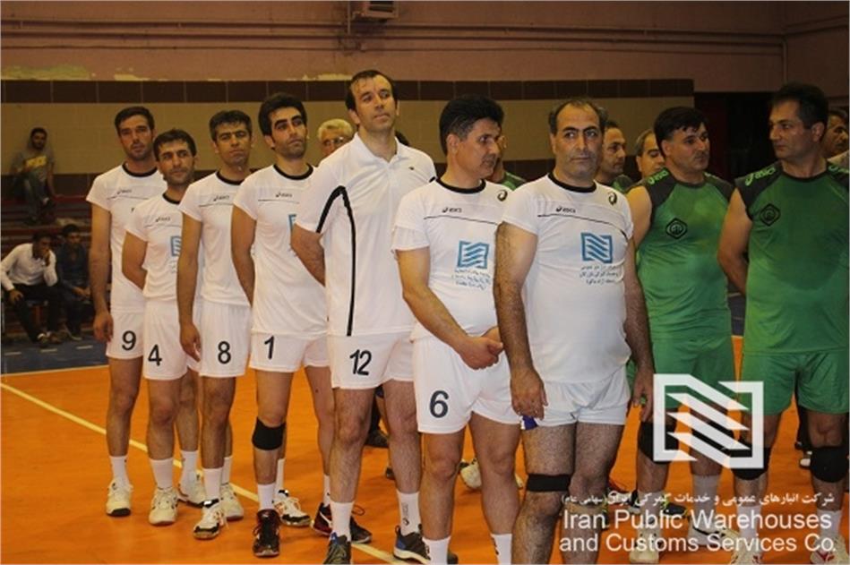 قهرمانی تیم والیبال شرکت انبارهای عمومی بازرگان در جام رمضان شهرستان ماکو