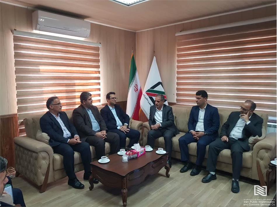 نشست مشترک شرکت انبارهای عمومی و خدمات گمرکی ایران با ناظر گمرکات استان آذربایجان غربی