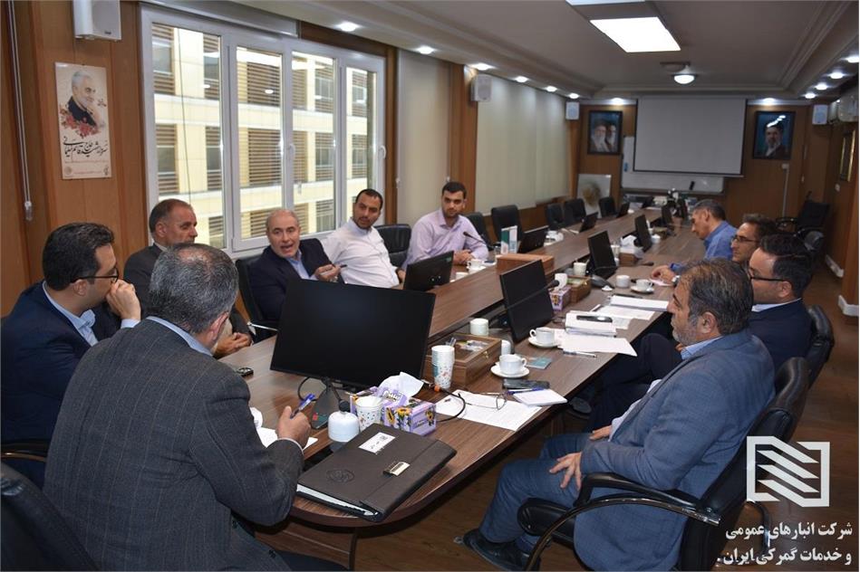 نشست هم اندیشی رفع موانع و چالش های عملیاتی شرکت انبارهای عمومی آستارا؛  تاکید دکتر حسنی عضو هیات مدیره شرکت انبارهای عمومی