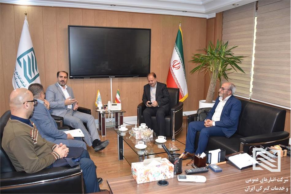 تأکید بر توسعه زیرساخت‌های لجستیکی فسا در دومین دیدار مدیرعامل انبارهای عمومی با نماینده مجلس